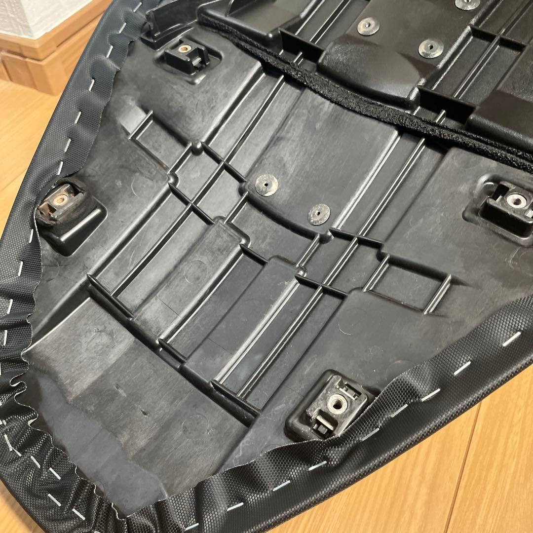 マジェスティ 4d9 純正シート