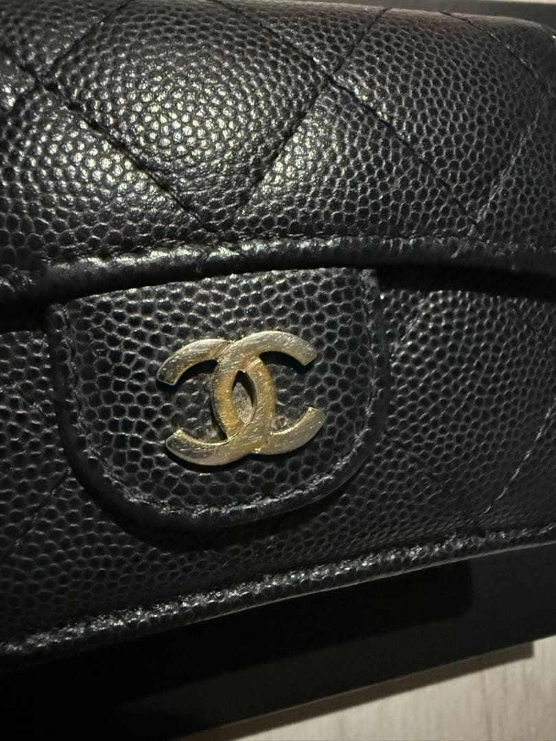CHANEL クラシックスモールフラップウォレット　キャビアスキン　三つ折り財布