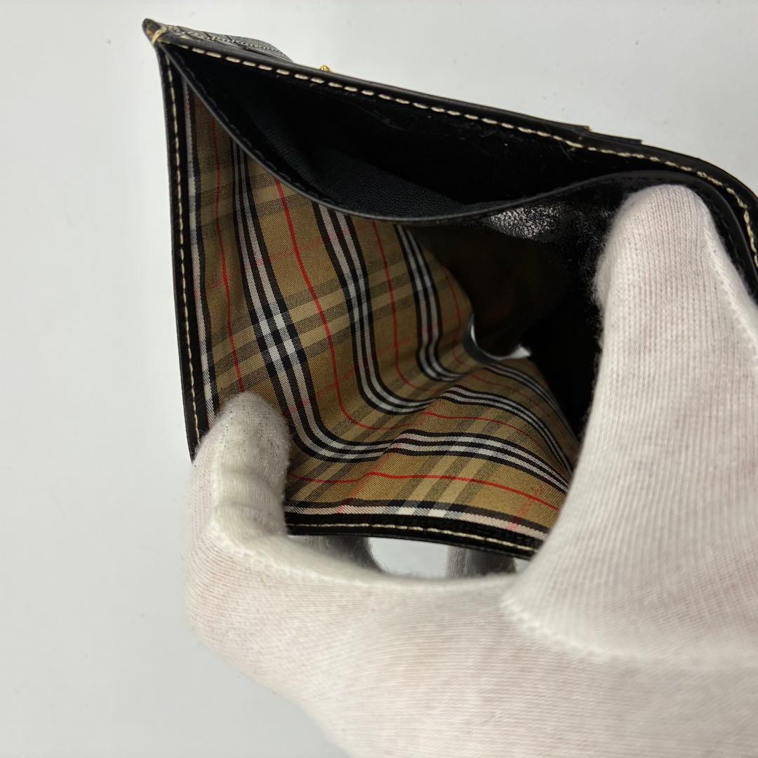 美品】バーバリー　二つ折り財布　ブラック　レザー　ゴールド金具　ノバチェック
