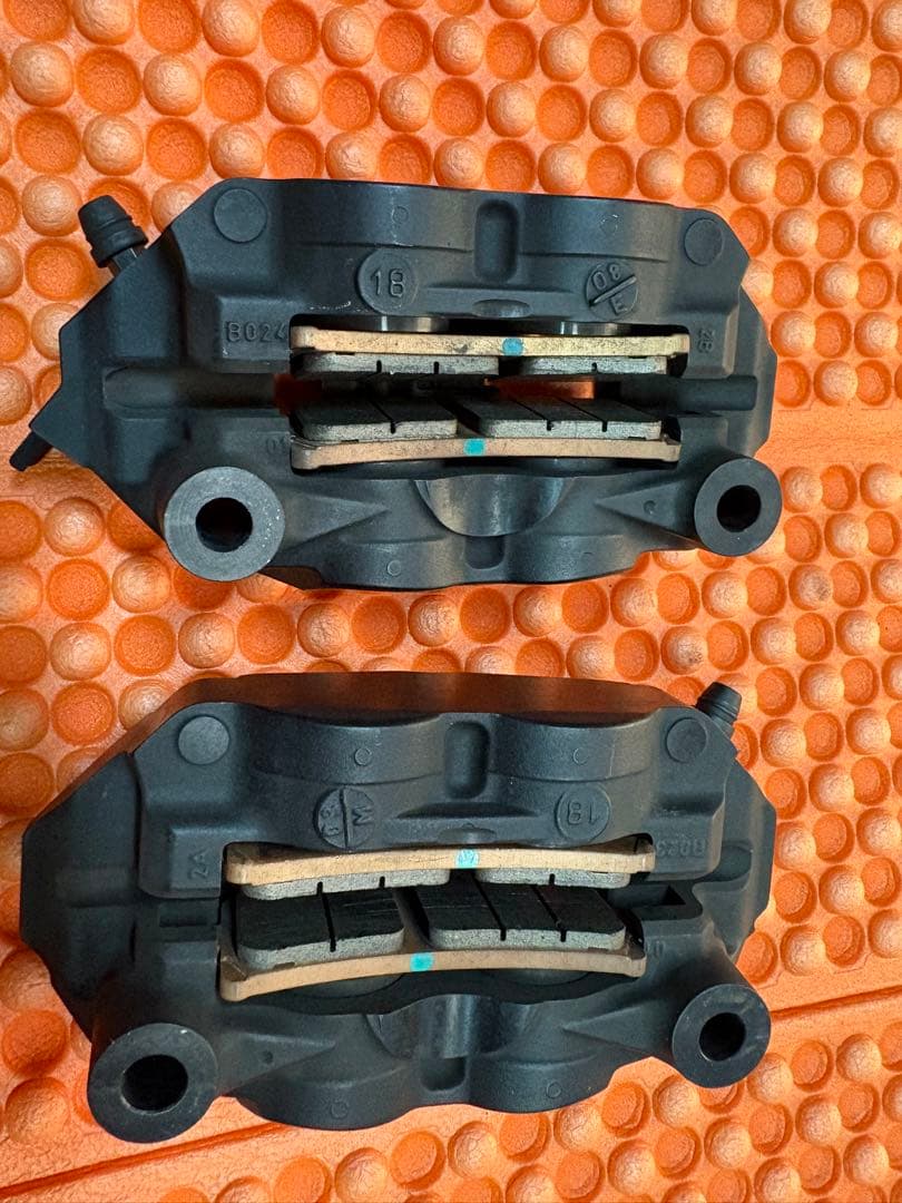 brembo スズンボ　ブレーキキャリパー