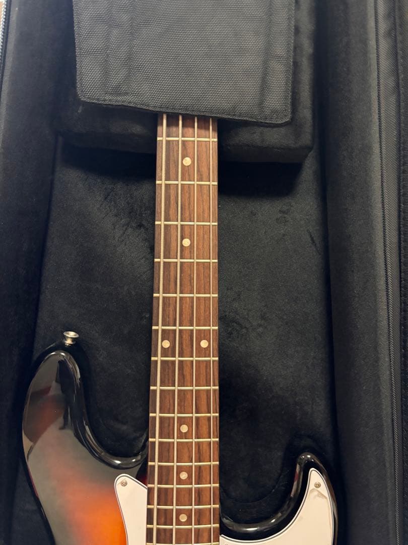ベース Squier Affinity Jazz Bass