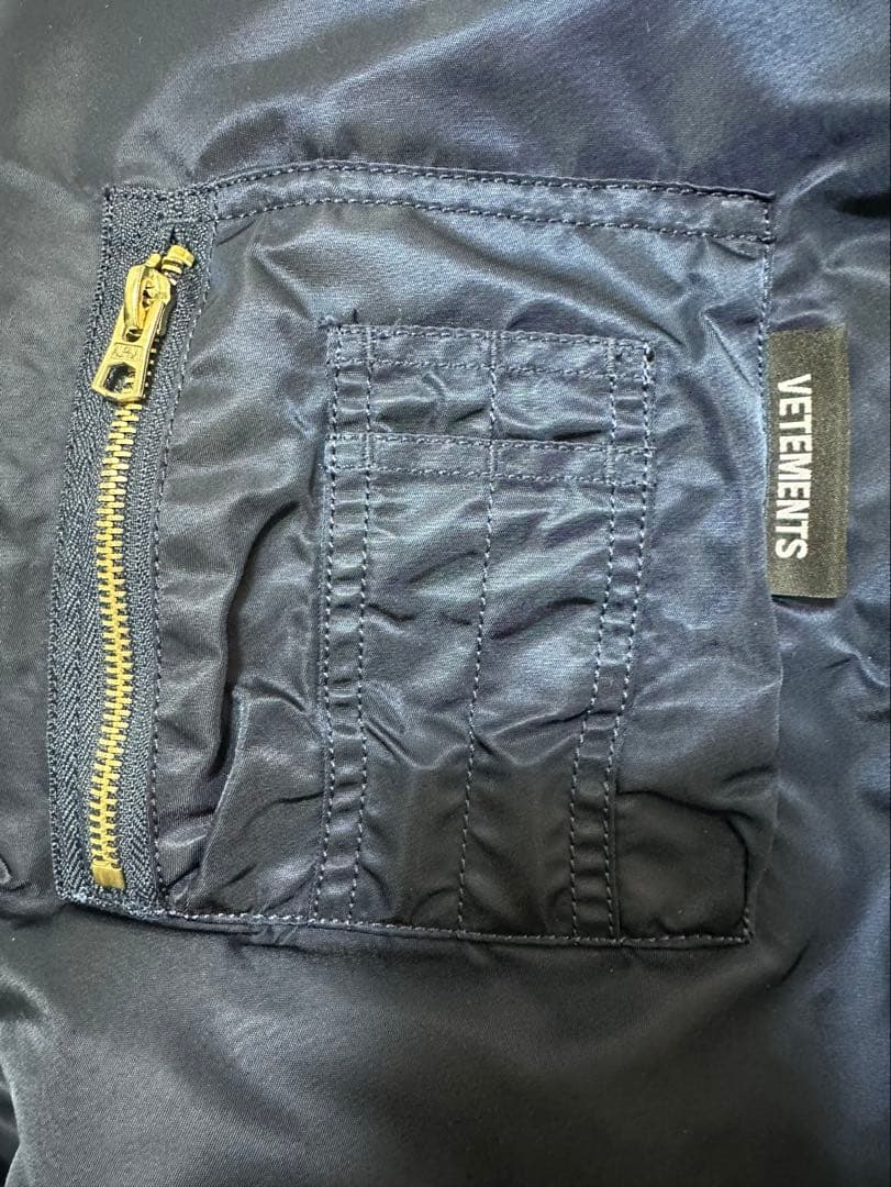 ジャケット・アウター VETEMENTS 18AW Cut-Up Reversible Bomber