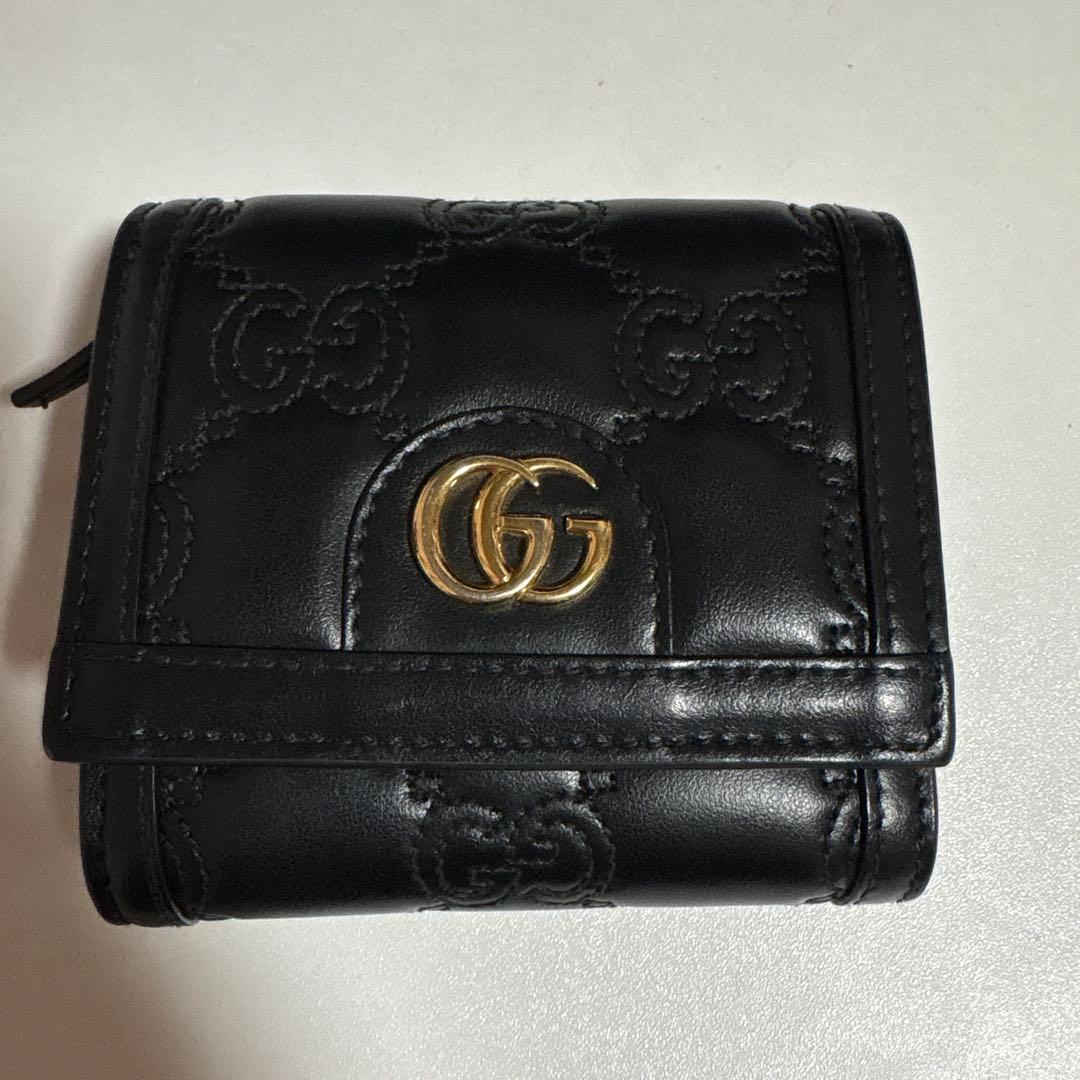 Gucci 黒 レザー 三つ折り財布
