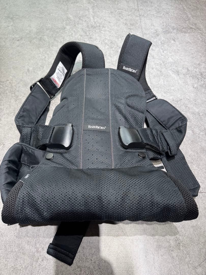 ✨美品✨ BABYBJORN ベビービョルン　抱っこ紐　ワンカイ　ブラック　乳児