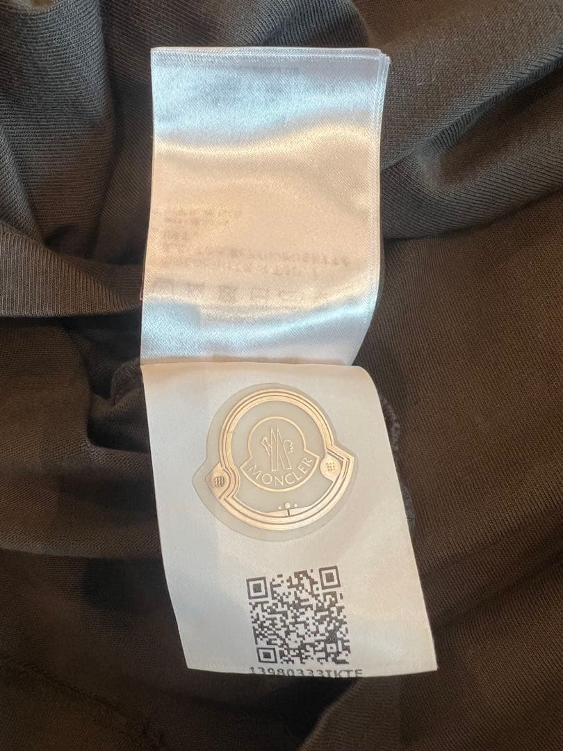 MONCLER ダークグレー Tシャツ