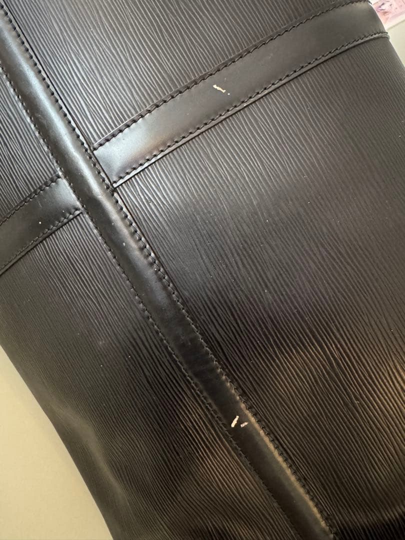 Louis Vuitton エピ キーポル 60 ノアール