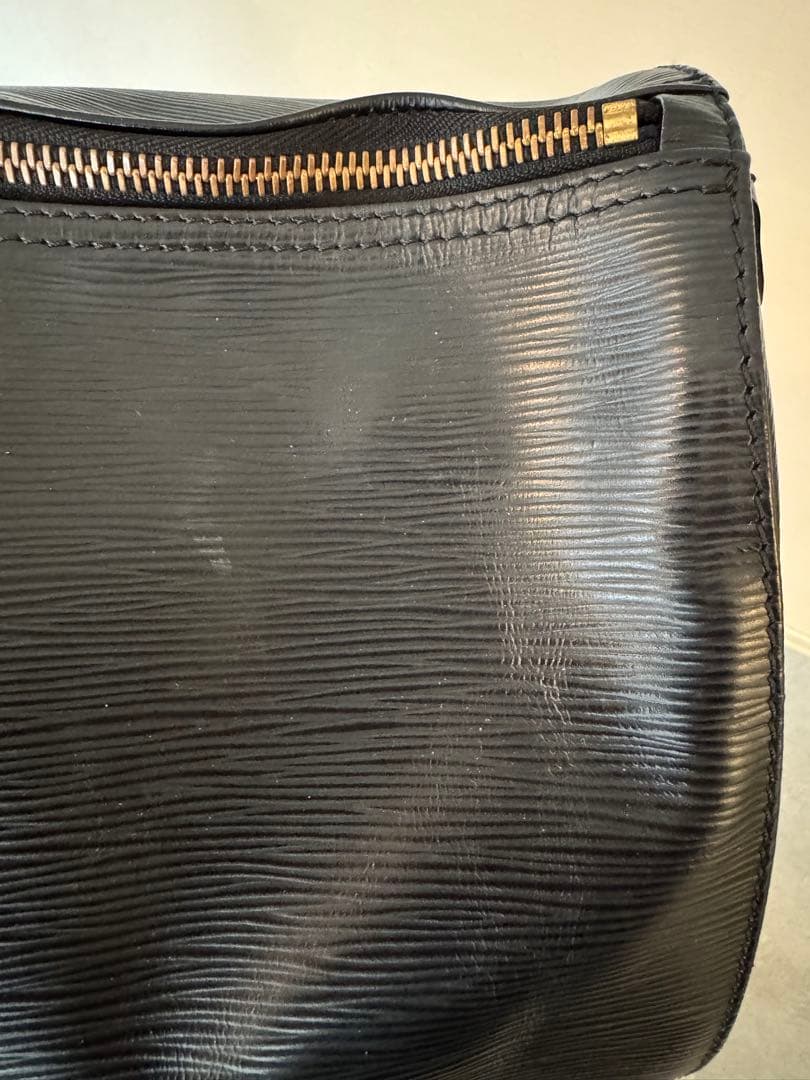 Louis Vuitton エピ キーポル 60 ノアール