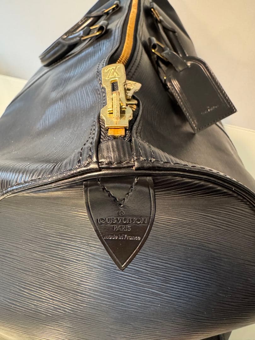 Louis Vuitton エピ キーポル 60 ノアール