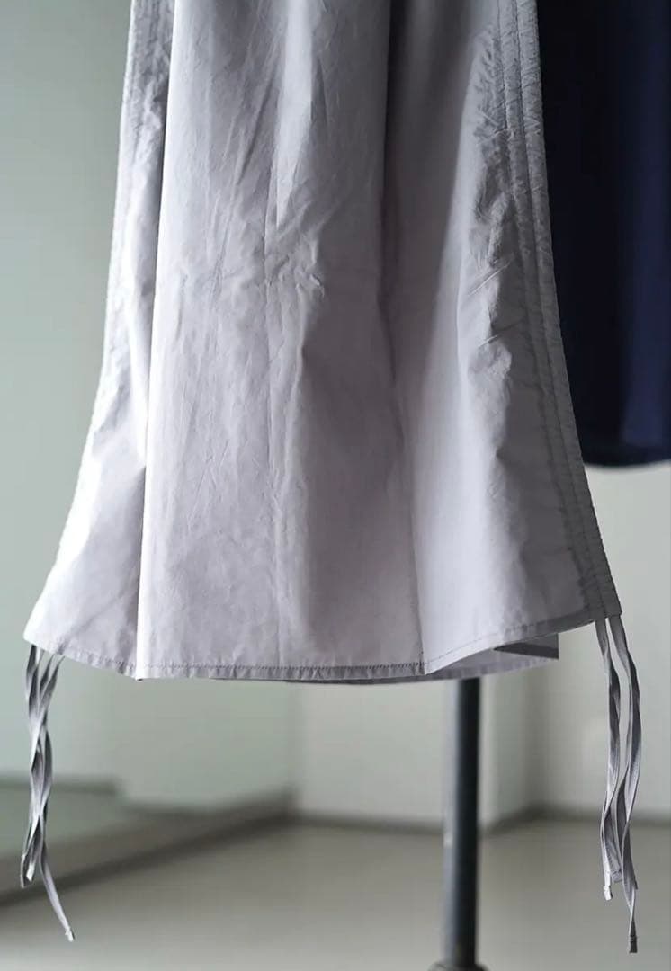 【BASERANGE】PICTORIAL STRAP SKIRT