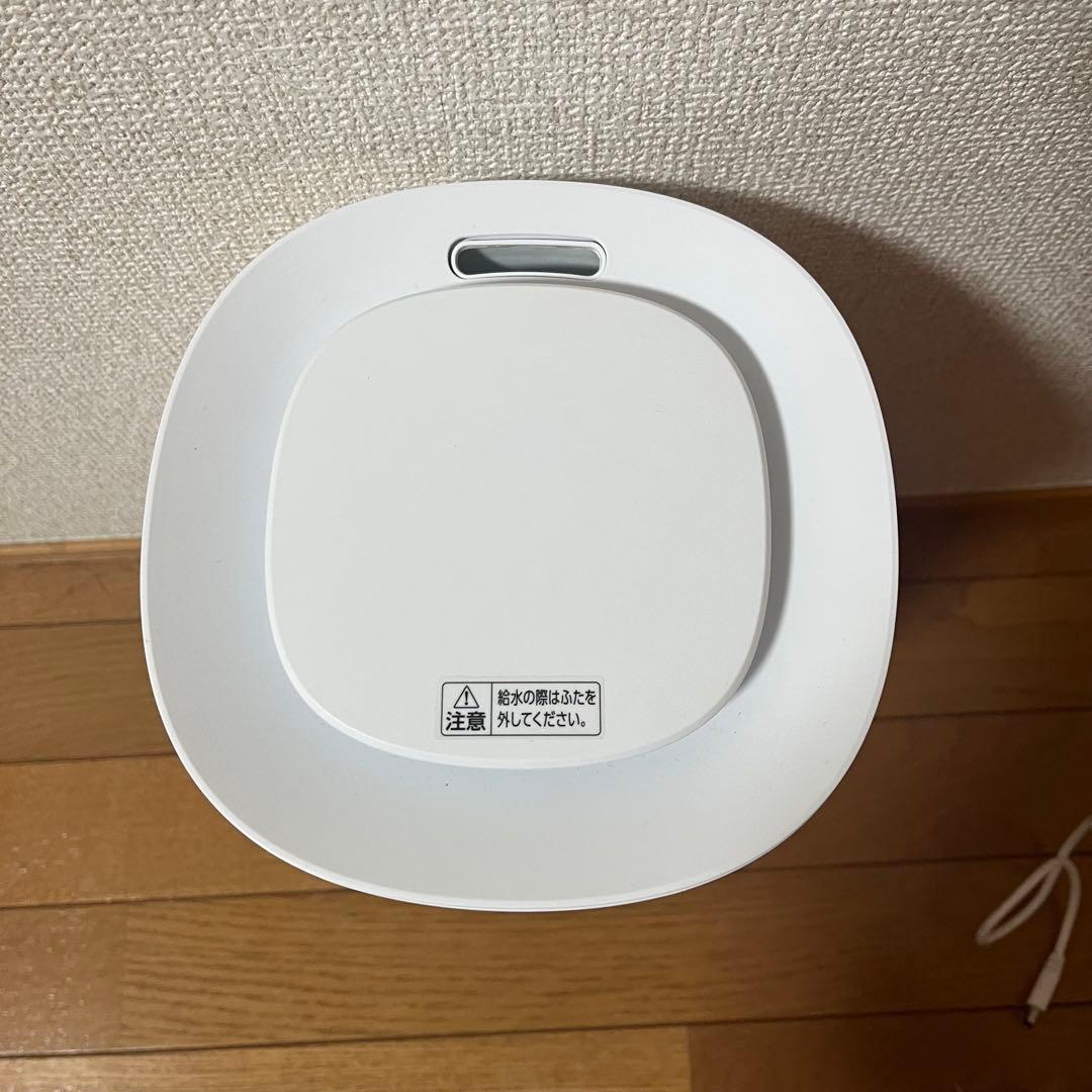 ホワイト 置き型加湿器　アイリスオーヤマ