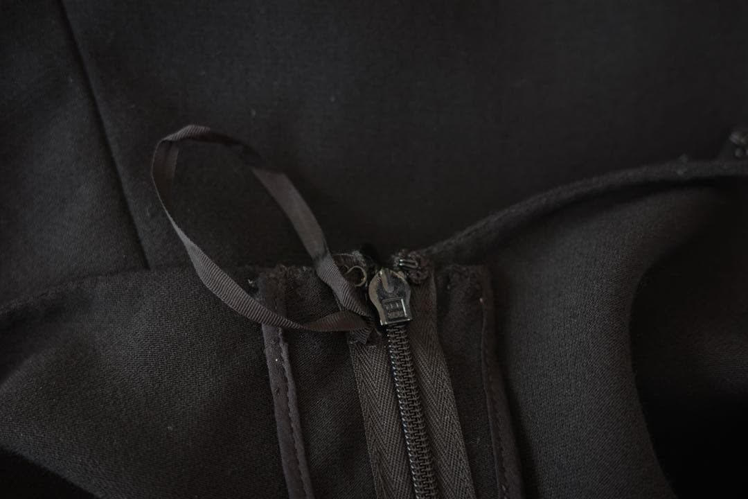 VALENTINO ヴァレンティノ 人気Vロゴ フレアスカート ブラック