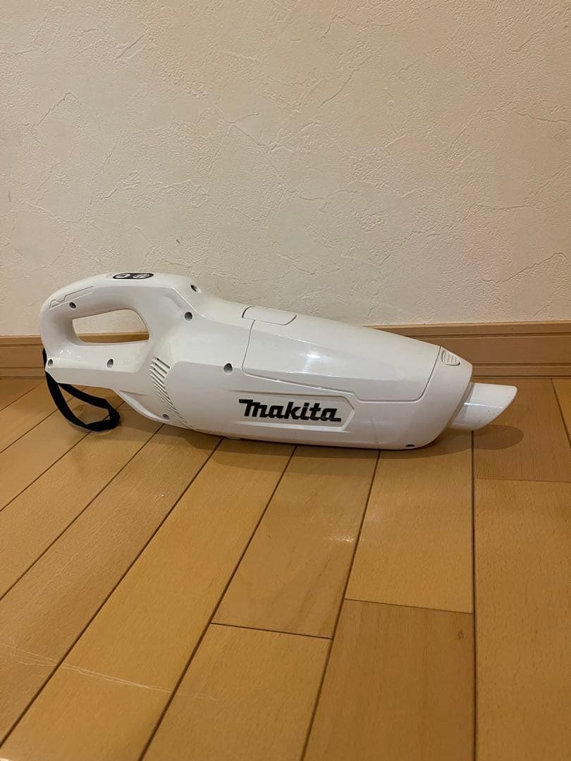 Makita マキタCL107FD 充電式クリーナー サイクロン付き