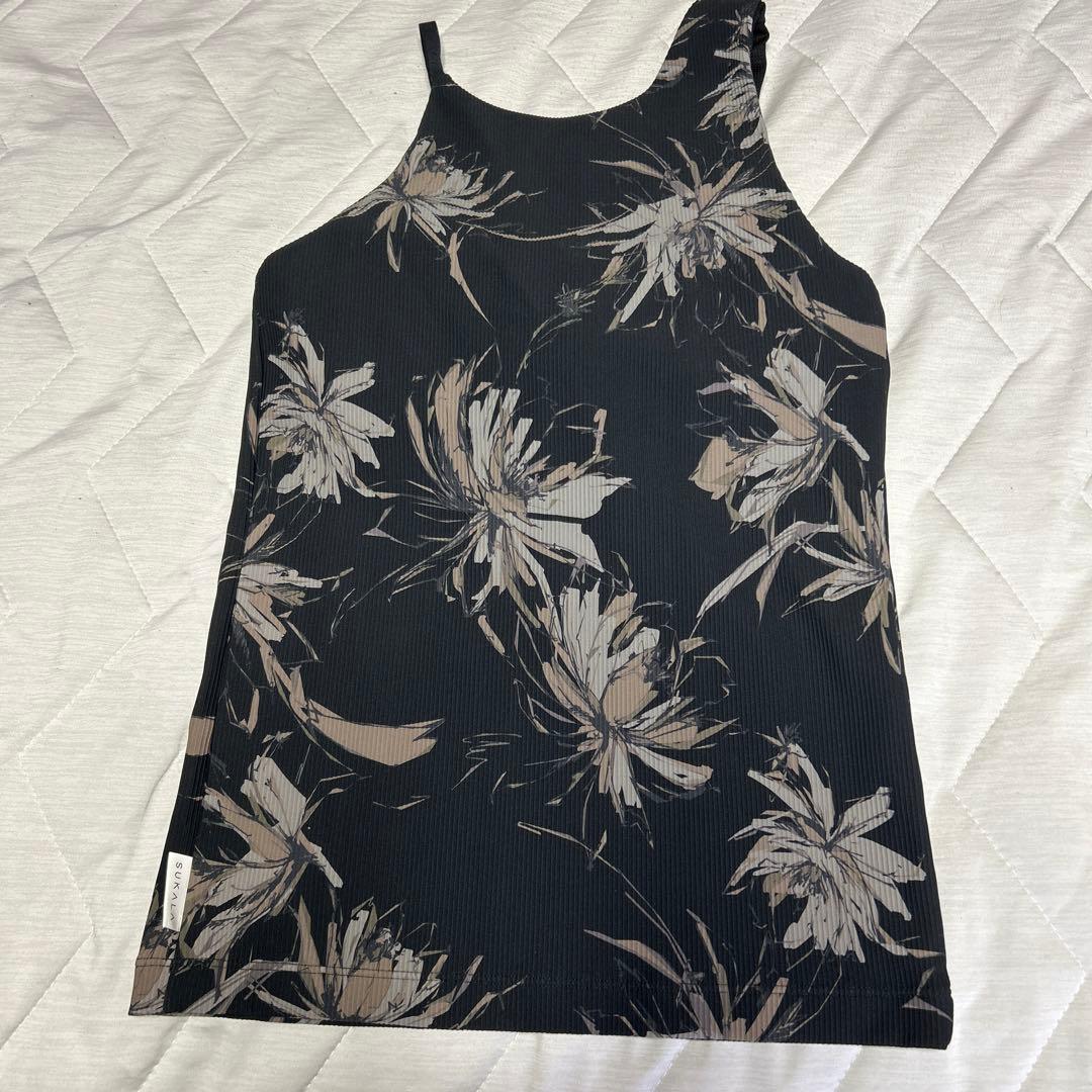 SUKALA 花柄タンクトップ 黒Mサイズ　美品
