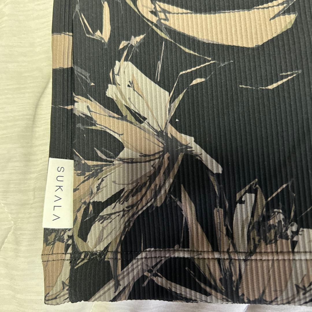 SUKALA 花柄タンクトップ 黒Mサイズ　美品