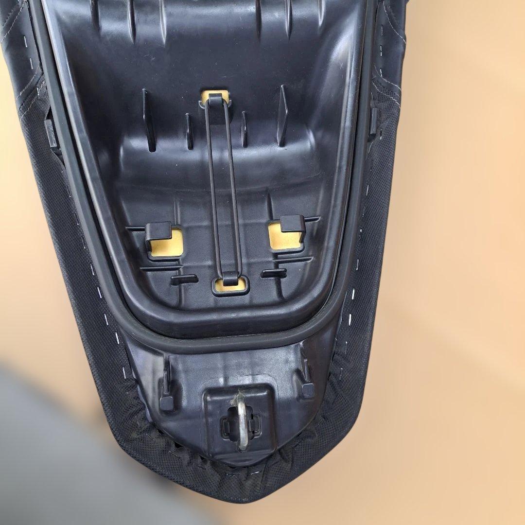 ホンダPCX125 JF81　純正シート