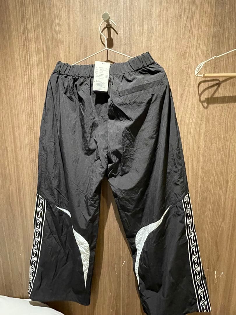 UMBRO 白濱亜嵐 コラボ トラックパンツ ナイロン 黒 限定 M
