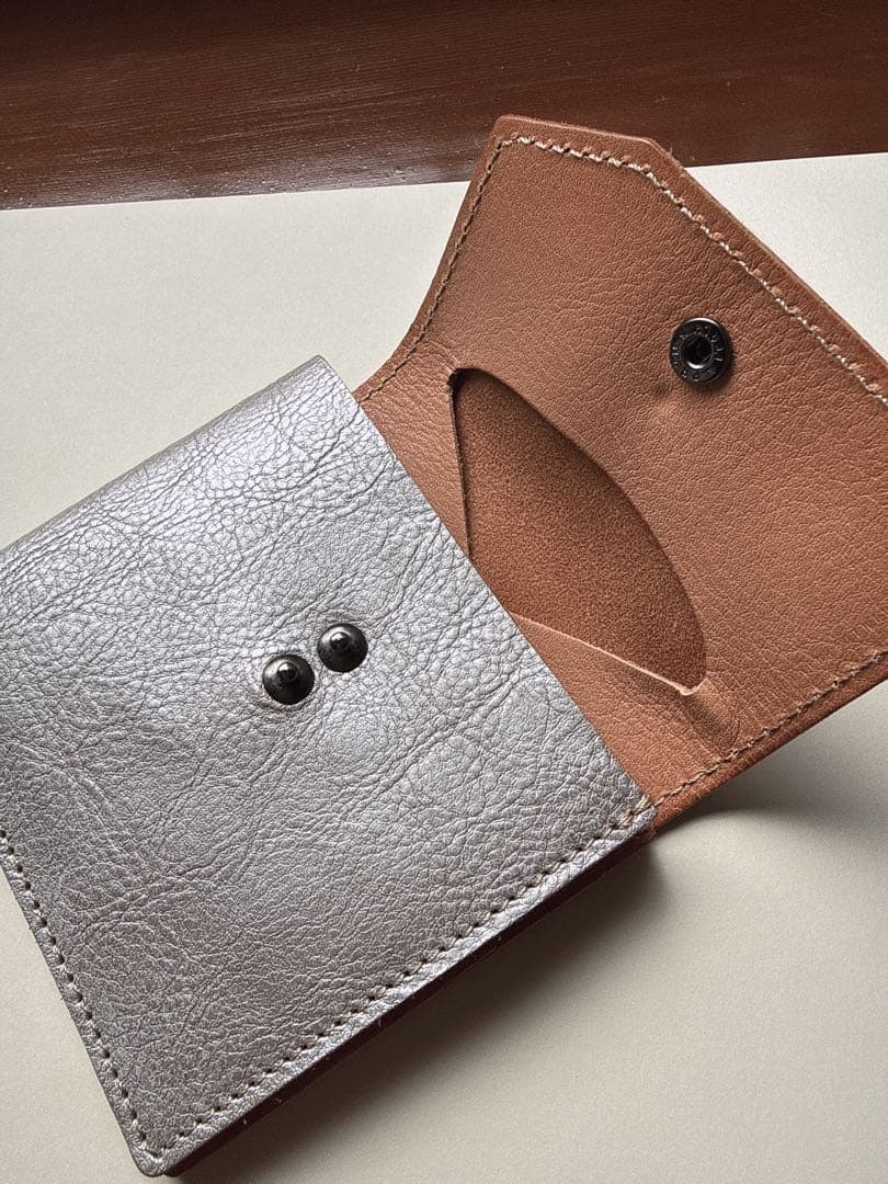 ANNAK コンパクト二つ折り財布 シルバー