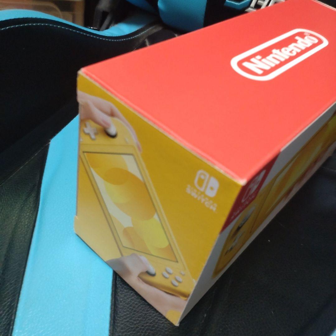 Nintendo Switch Lite イエロー　新品　未開封未使用　美品