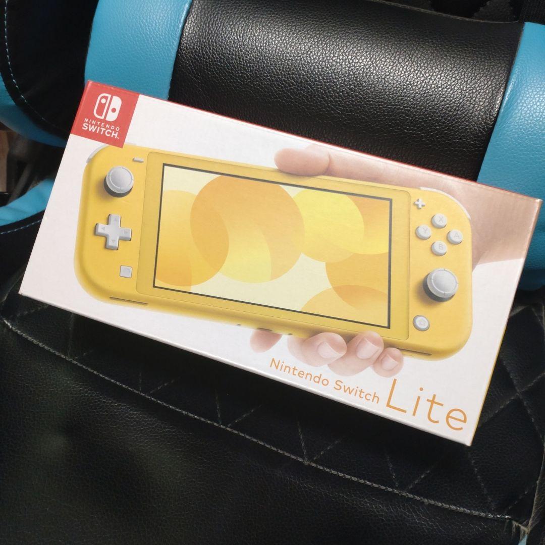 Nintendo Switch Lite イエロー　新品　未開封未使用　美品