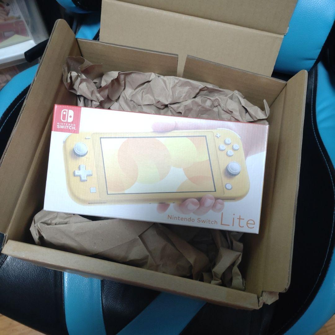 Nintendo Switch Lite イエロー　新品　未開封未使用　美品