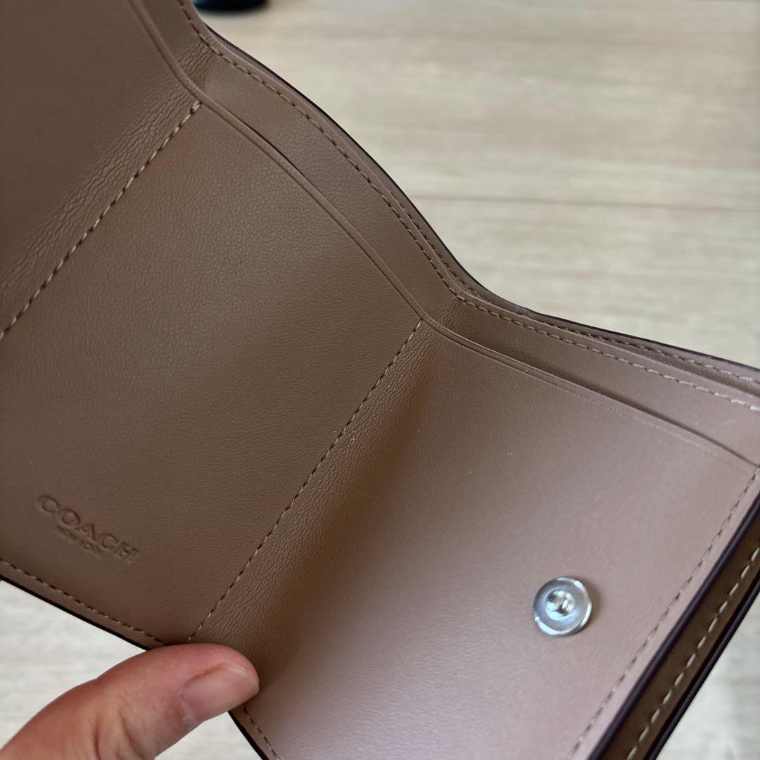 COACH 三つ折り財布 ベージュ/ホワイト