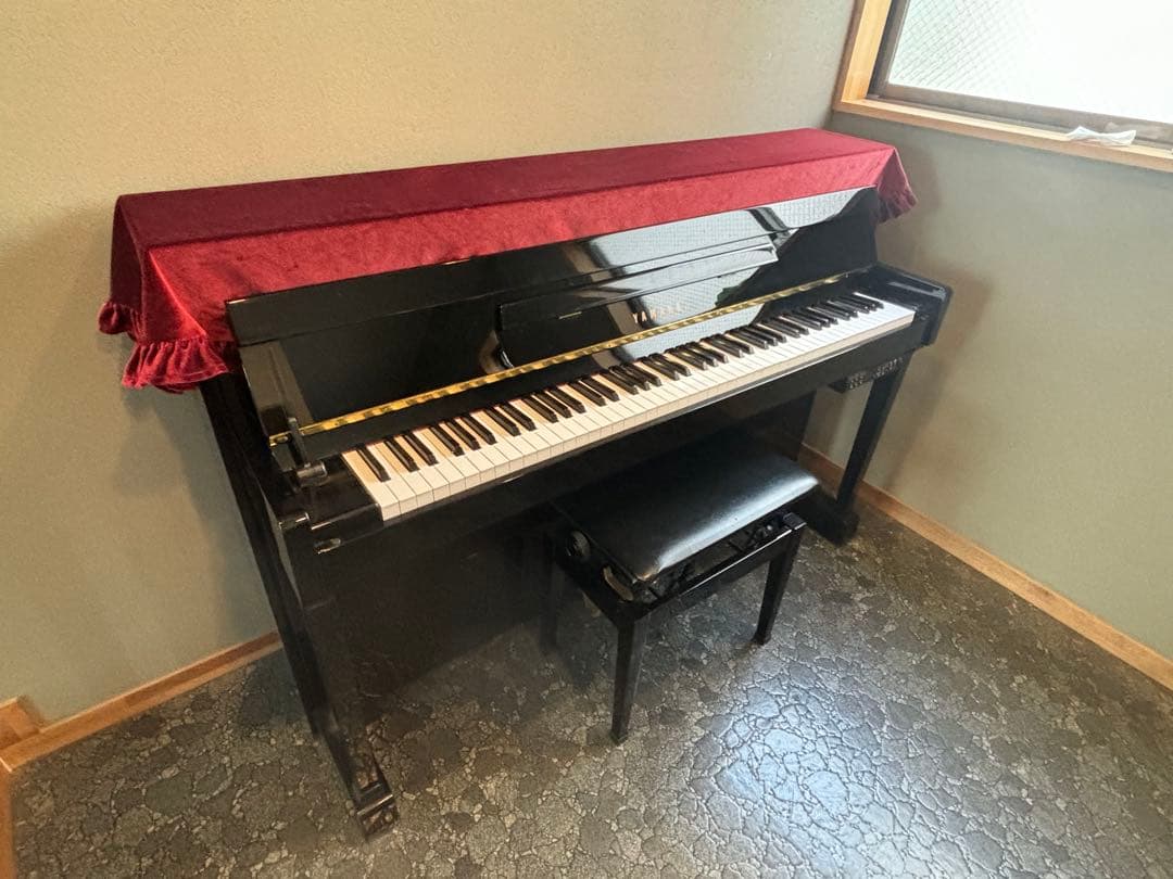 YAMAHA 電子型アップライトピアノ 黒 椅子付き