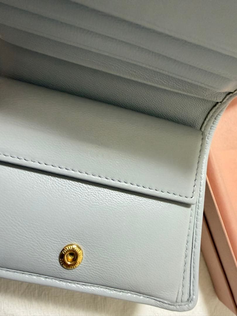 Miu Miu ブルー 二つ折り財布