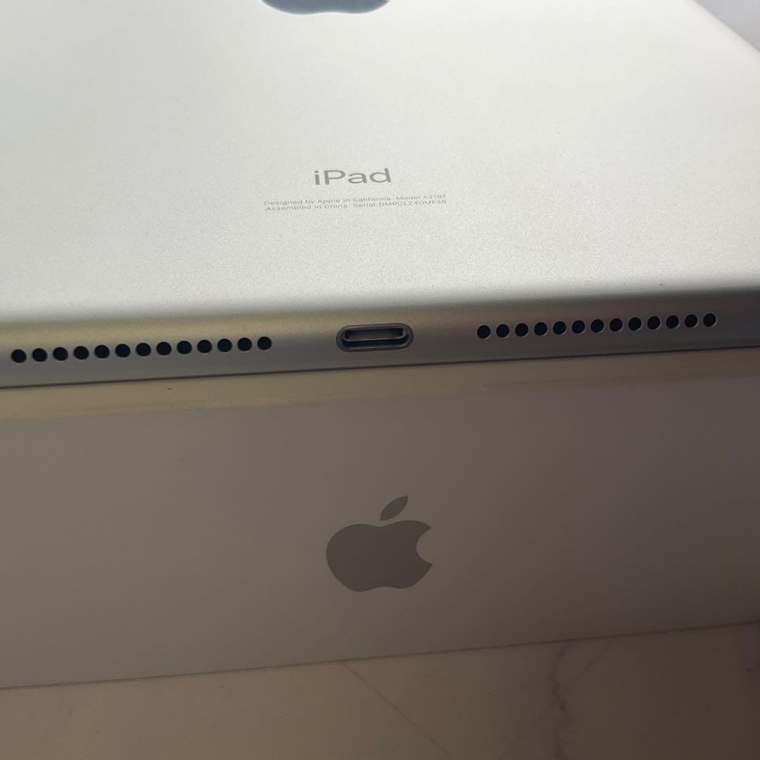 【極美品】Apple iPad 第7世代 Wi-Fi 32GB