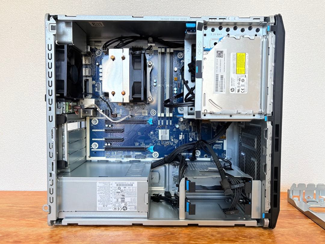 ベアボーン状態のHP Z2 Tower G5 （Xeon W-1250付き）