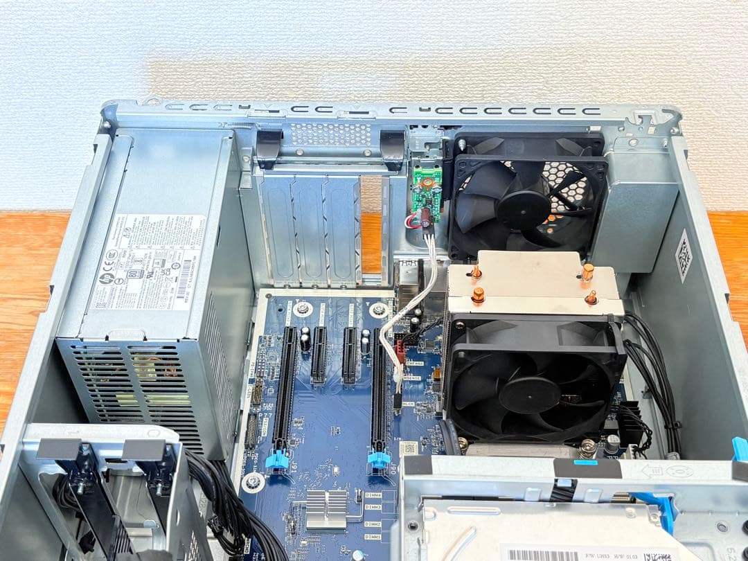 ベアボーン状態のHP Z2 Tower G5 （Xeon W-1250付き）