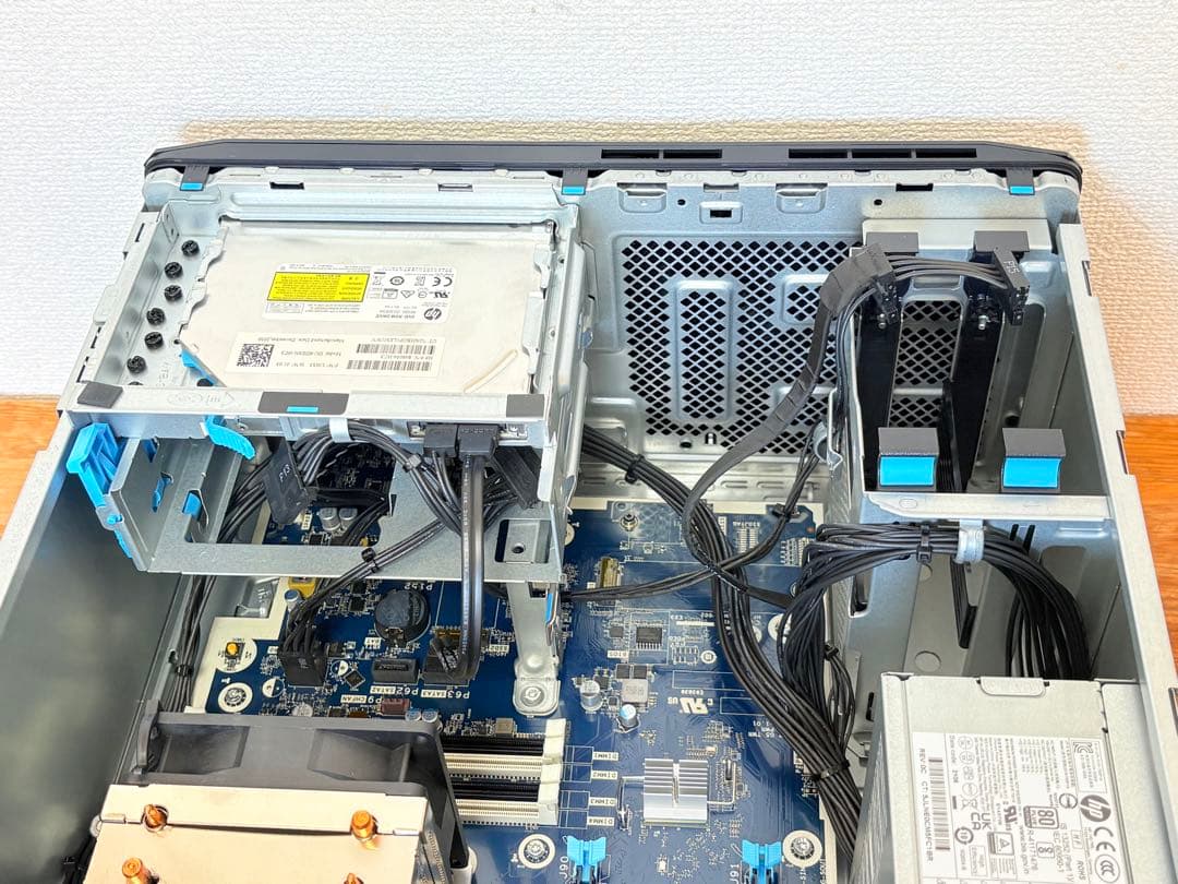 ベアボーン状態のHP Z2 Tower G5 （Xeon W-1250付き）