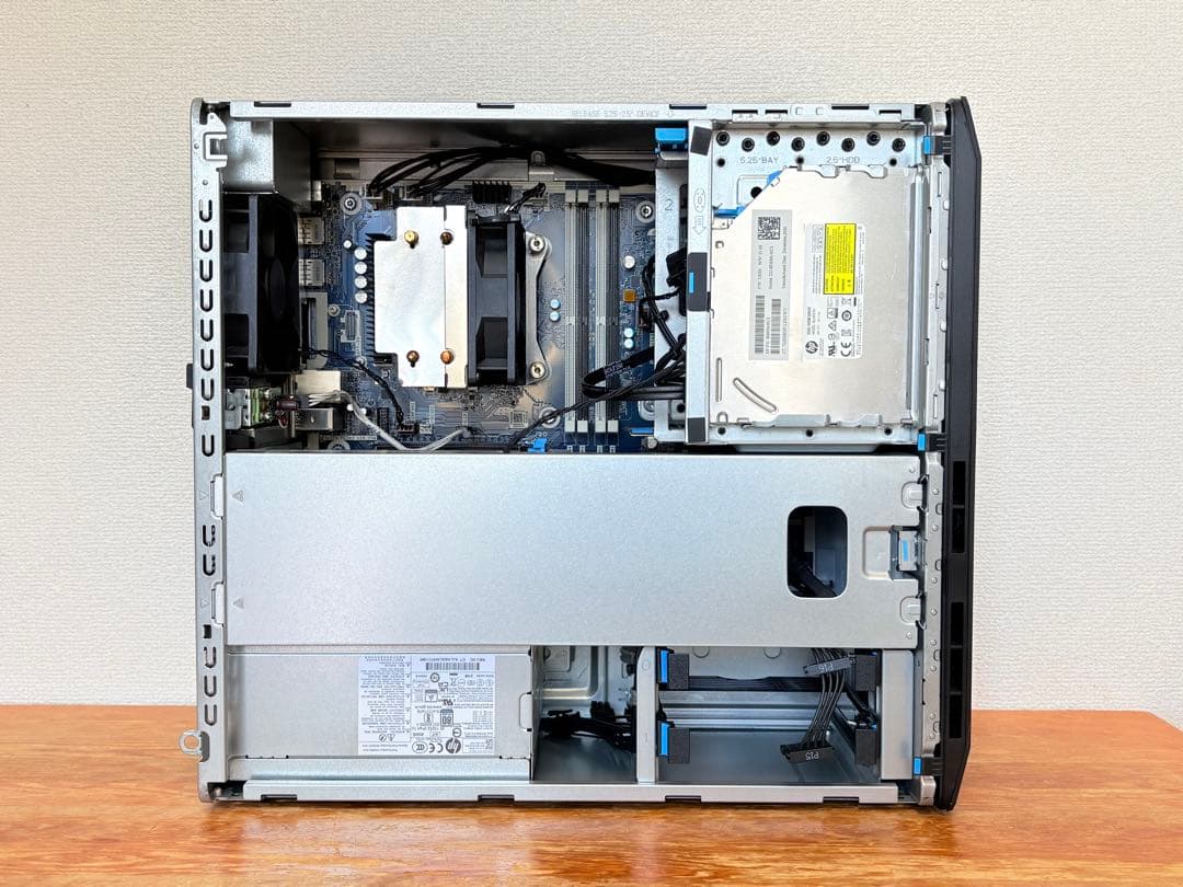 ベアボーン状態のHP Z2 Tower G5 （Xeon W-1250付き）