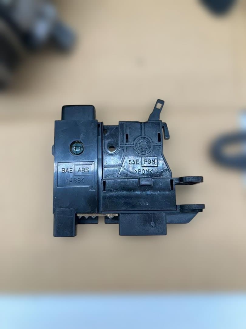 スズキ キャリー　H29年　型式EBD-DA16T A/Cエアコンコンプレッサー