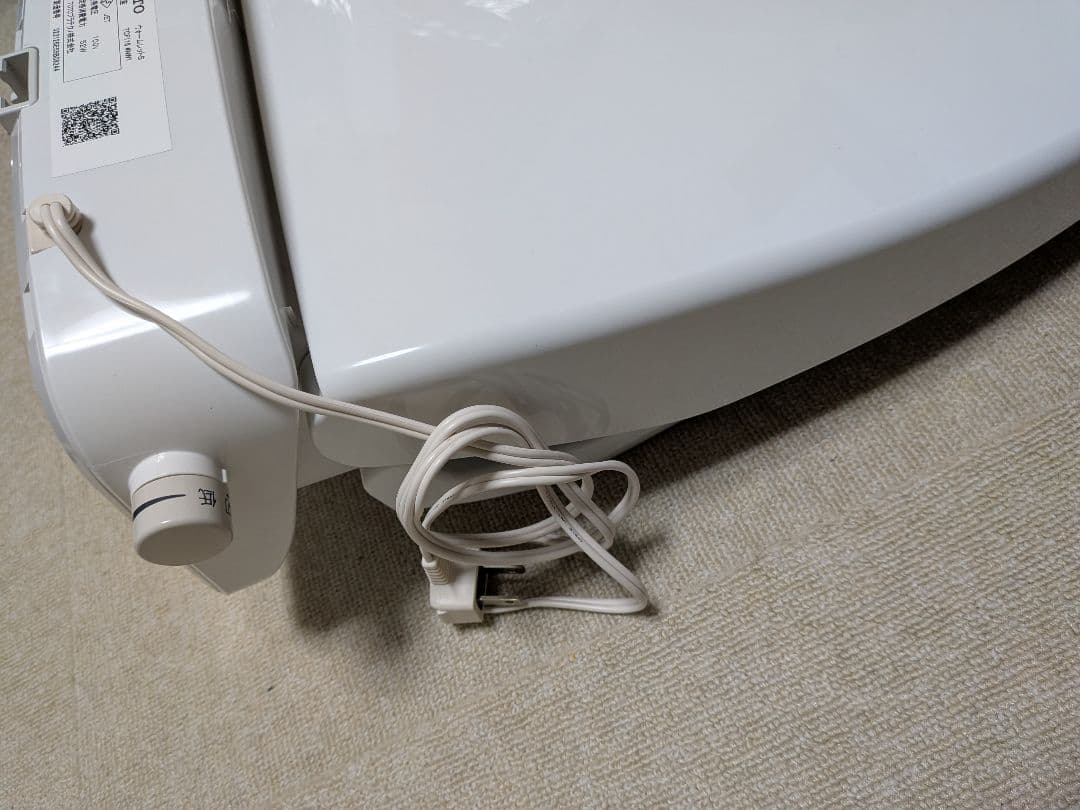 【未使用】【TOTO】取付用工具付き　ウォームレットTCF116　暖かい便座