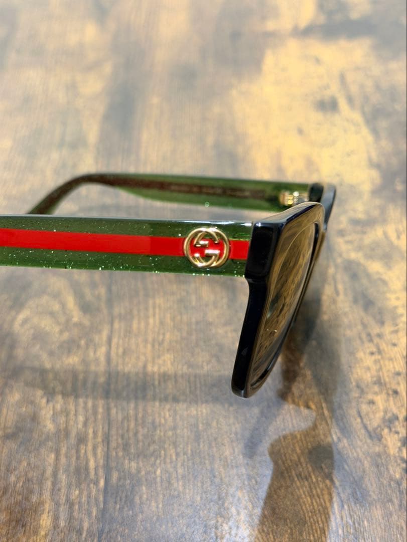 美品　GUCCI GG0061S ブラックフレーム サングラス　グッチ