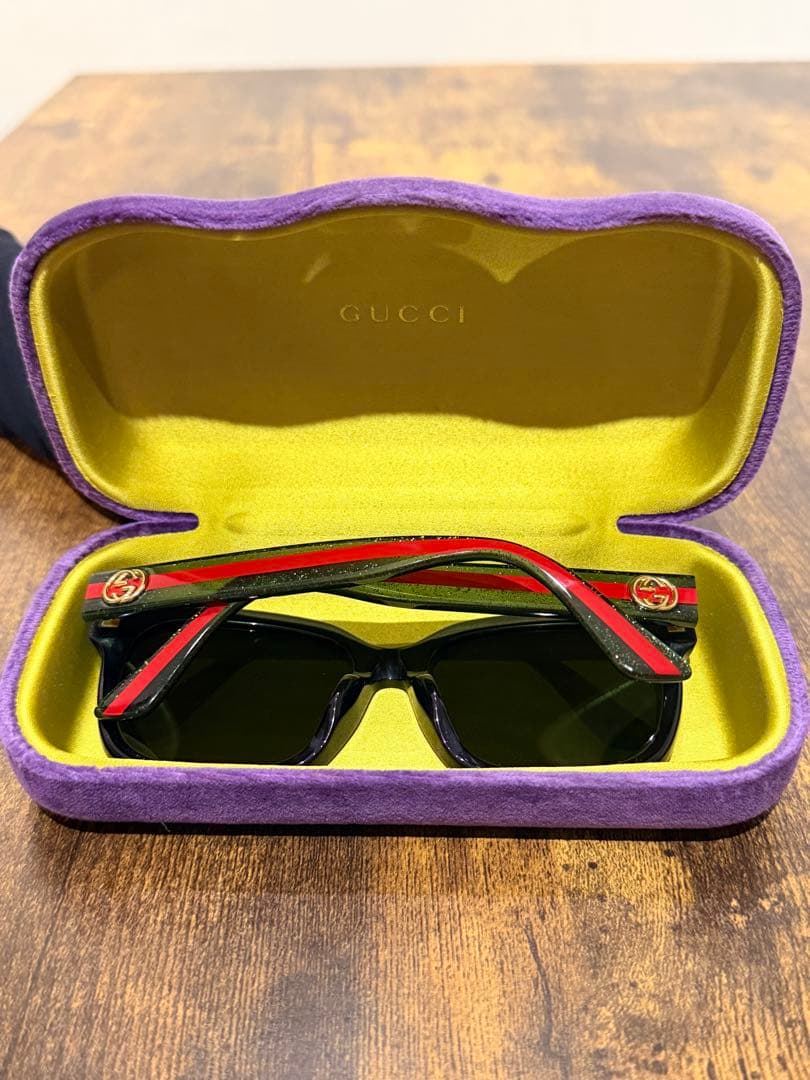 美品　GUCCI GG0061S ブラックフレーム サングラス　グッチ