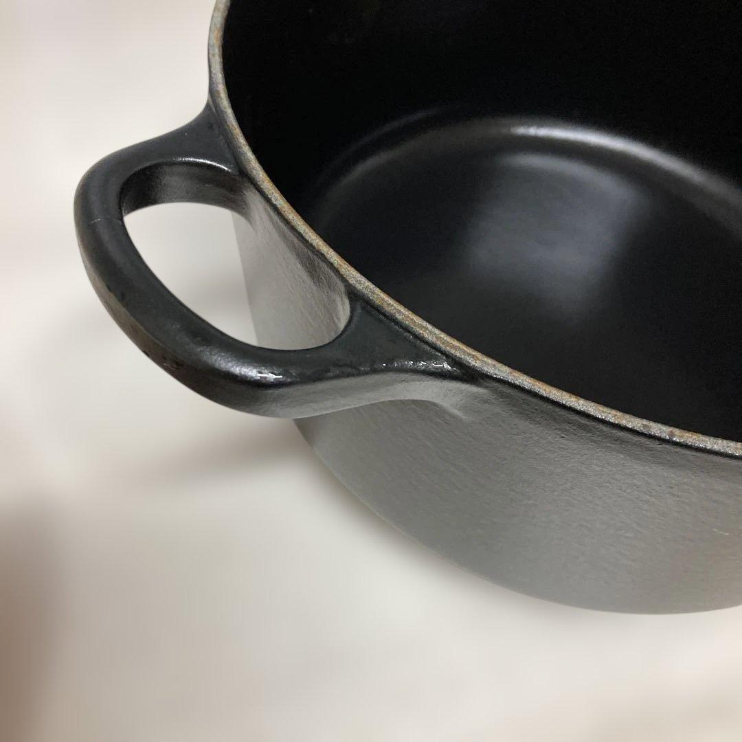 専用 LE CREUSET ル・クルーゼ 両手鍋 鉄物 22cm 蓋と本体色違い