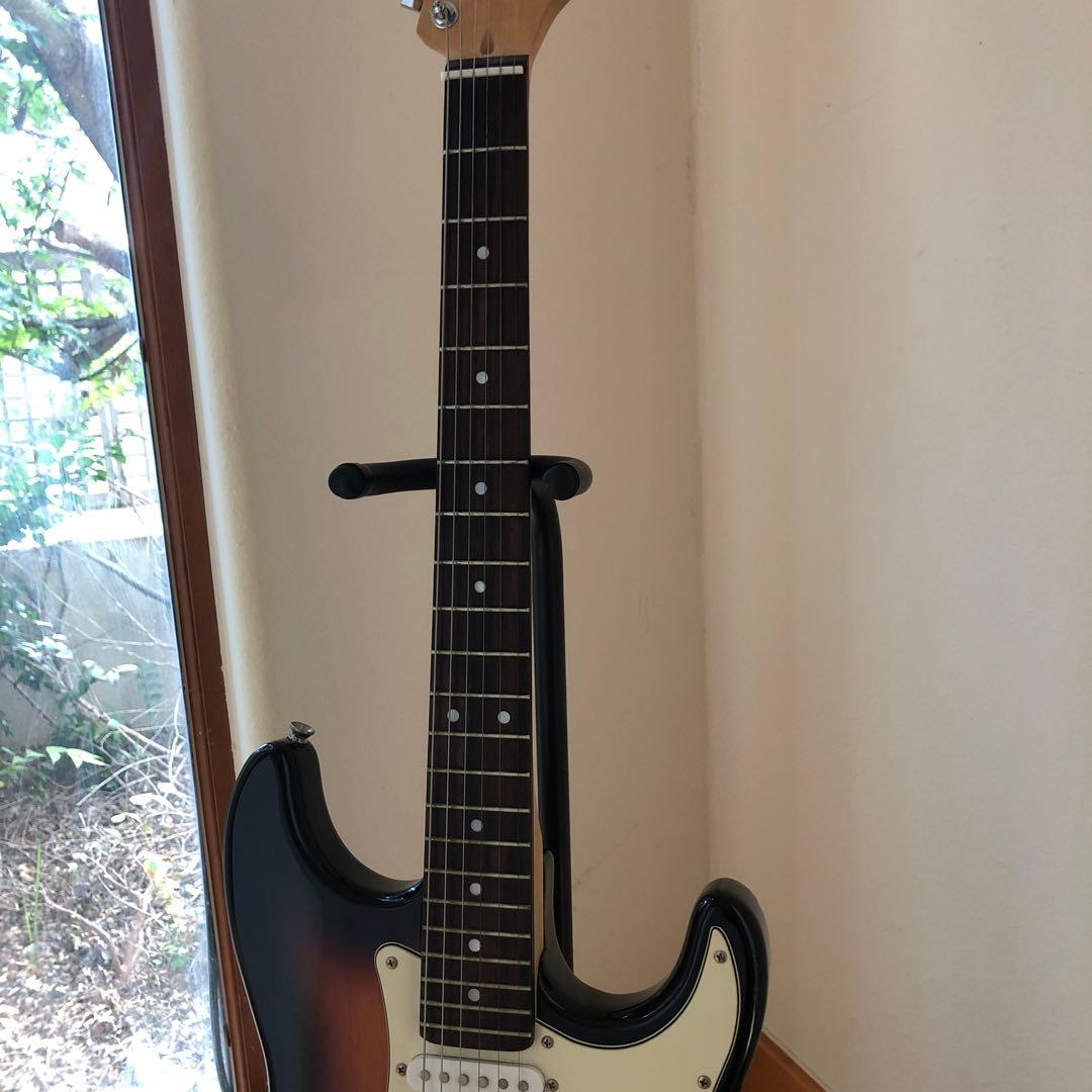 Legend Stratocaster サンバースト　ストラトタイプ