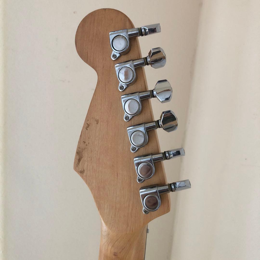 Legend Stratocaster サンバースト　ストラトタイプ