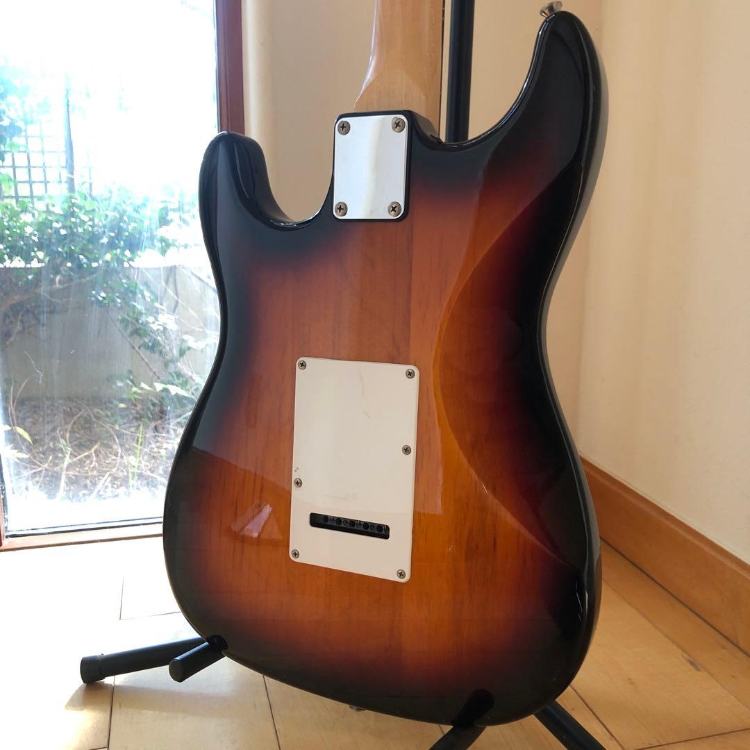 Legend Stratocaster サンバースト　ストラトタイプ
