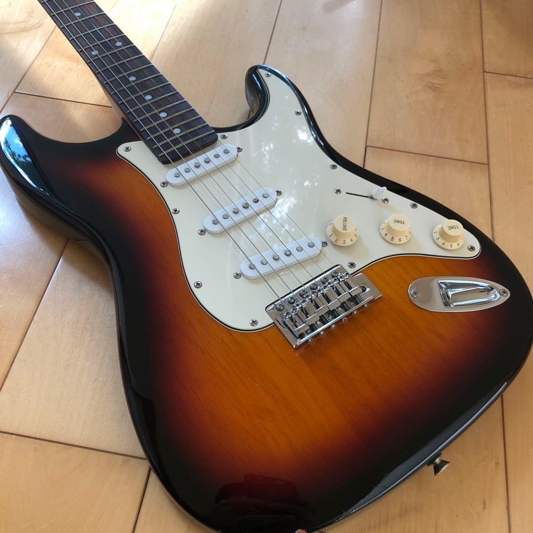 Legend Stratocaster サンバースト　ストラトタイプ