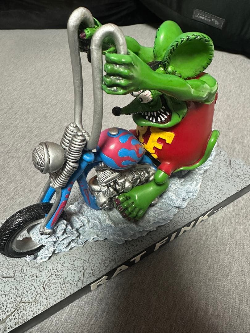 RAT FINK バイク フィギュア