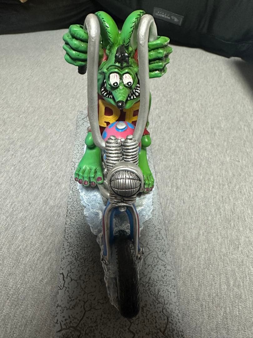 RAT FINK バイク フィギュア