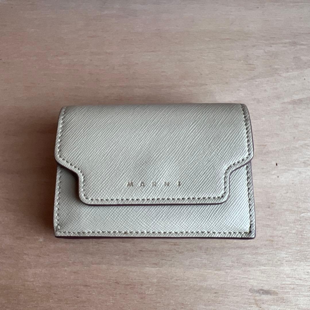 MARNI レザー製三つ折り財布　箱付き