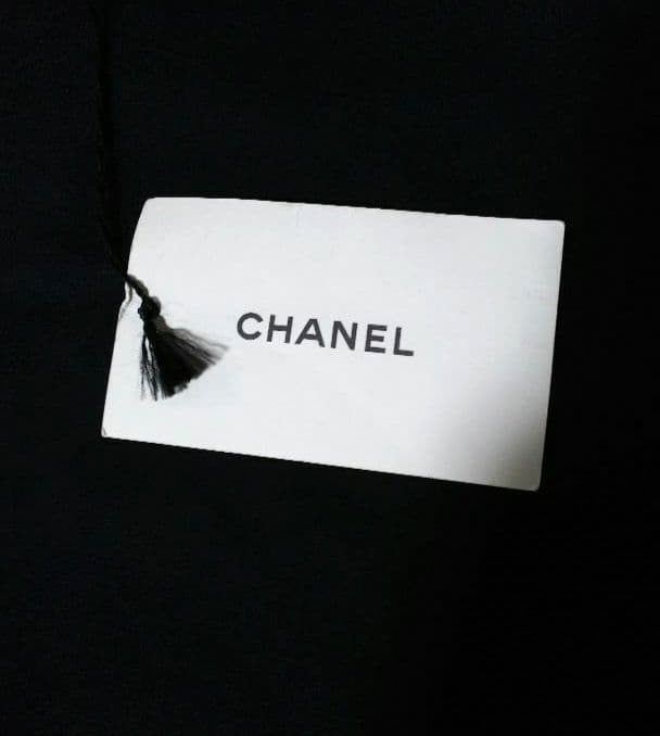 ★使いやすい正方形タイプ≪CHANEL≫★保存袋／巾着【特大】【タグ付き】