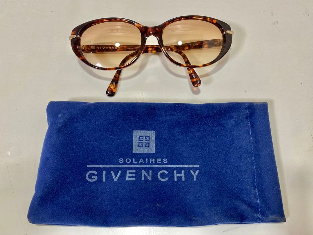 Givenchy ブラウン キャットアイ サングラス✨未使用✨極美品✨