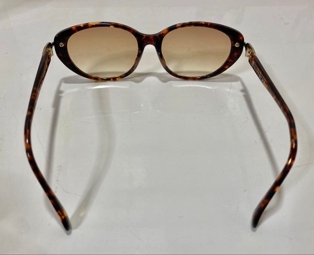 Givenchy ブラウン キャットアイ サングラス✨未使用✨極美品✨