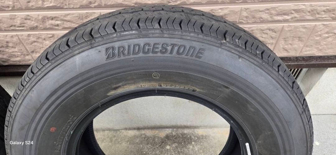 一本目BRIGESTONE Ecopia 195/80R15 サマータイヤ 4本