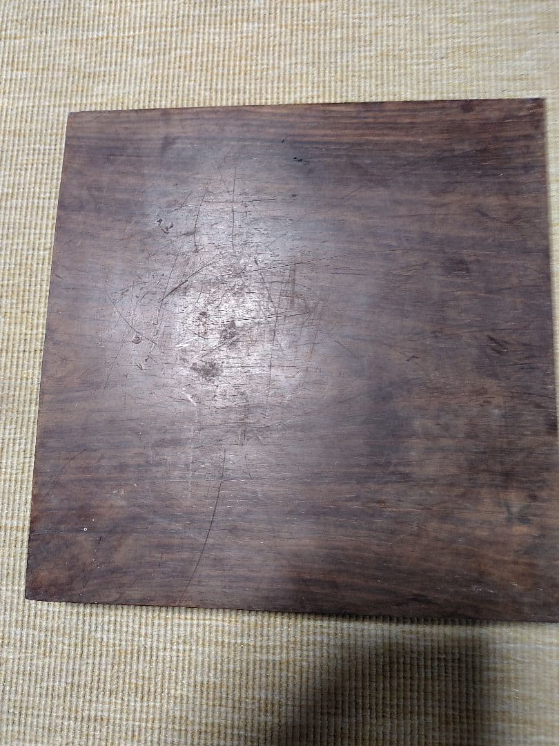 zaq　多分　紫檀の板　ほぼ四角な直方体