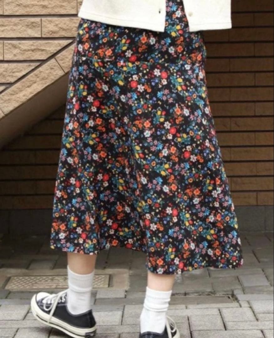 極美品　MEYAME メヤメ　ビューティフル　スカート　花柄　フレア　Aライン